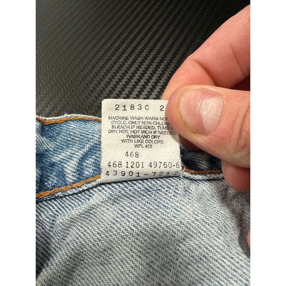 Vintage Levi’s Jean Shorts Relaxed Straight - Cutoff Jorts Fits 34 Waist - Picture 4 of 13